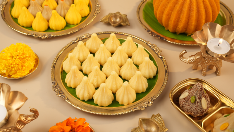 Top 7 Gifting Ideas for Ganesha Chaturthi – With Asha’s Sweet Hampers